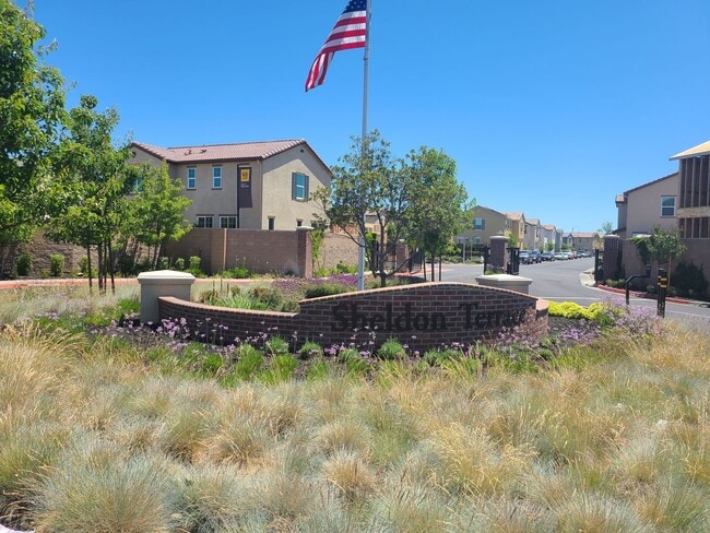 Building Photo - Almost new! Gated 4 Bdrm, 2.5 Bath Solar Home