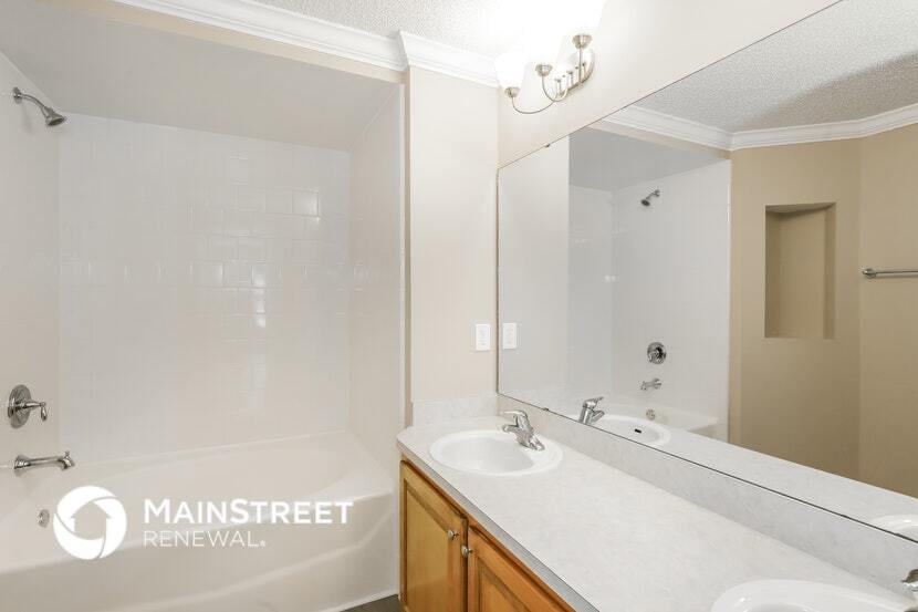 Building Photo - 1368 Summerbrook Dr