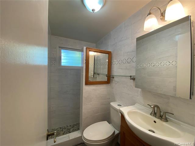 Building Photo - 11 Haumalu Pl