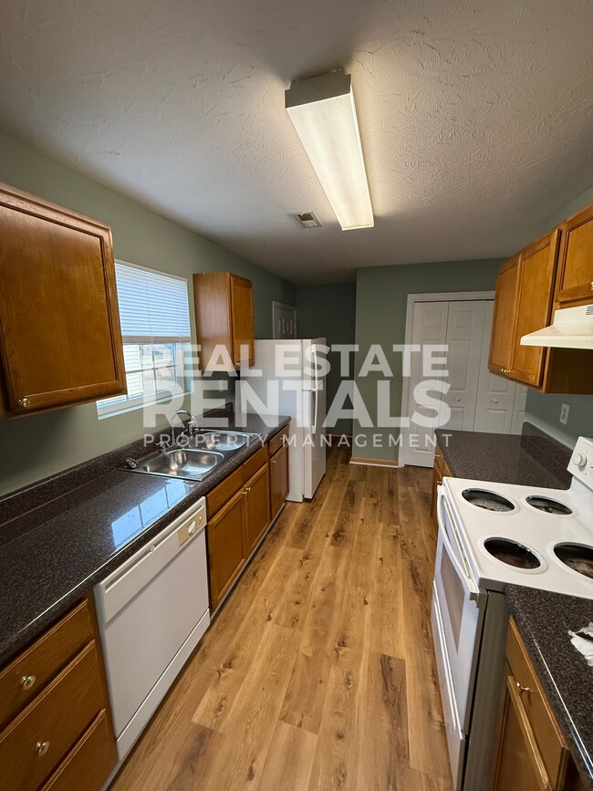 Building Photo - 1304 Pierce Ave