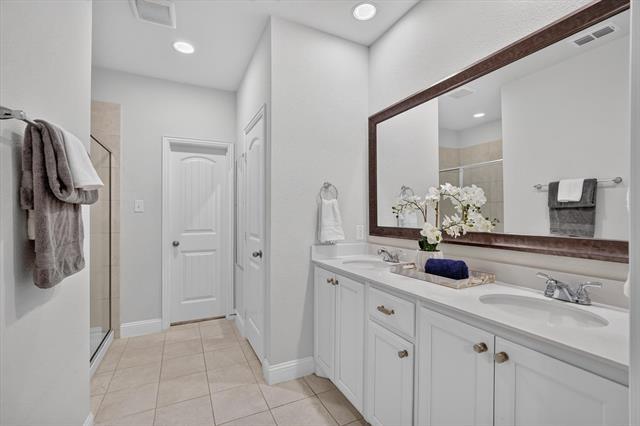 Building Photo - 2873 Creekway Dr