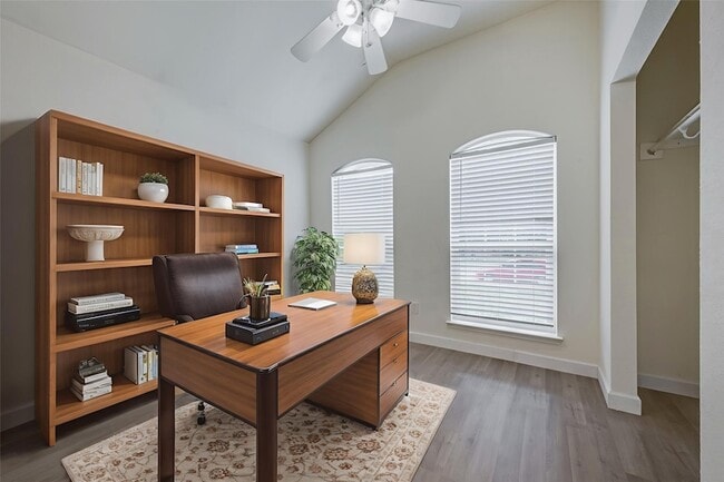 Building Photo - 6710 Waterlilly Dr
