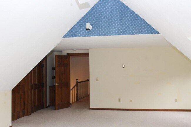 Building Photo - 331 Shore Dr