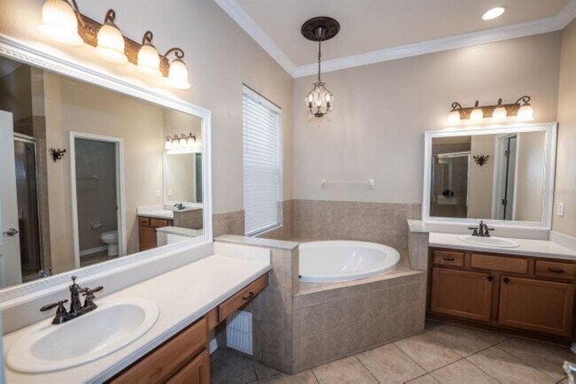 Building Photo - 7627 Stoney Hill Dr