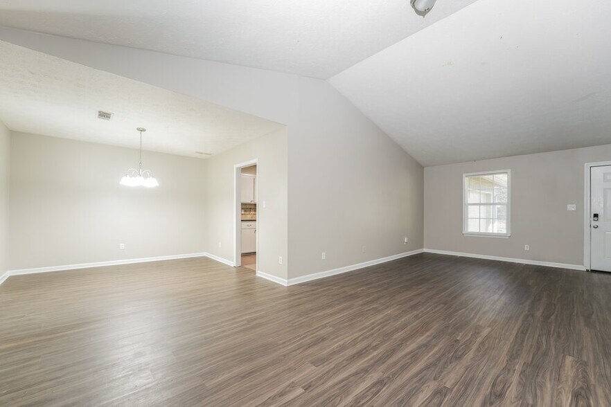 Building Photo - 591 Stonehedge Dr