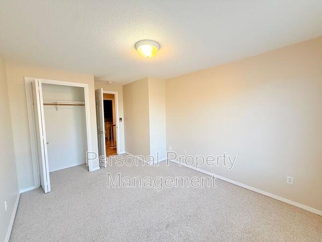 Building Photo - 11608 NE 2nd Ave