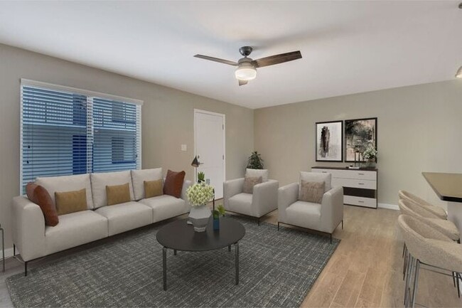 Building Photo - 6 WEEKS FREE RENT ON A 12 MONTH LEASE ! ON...
