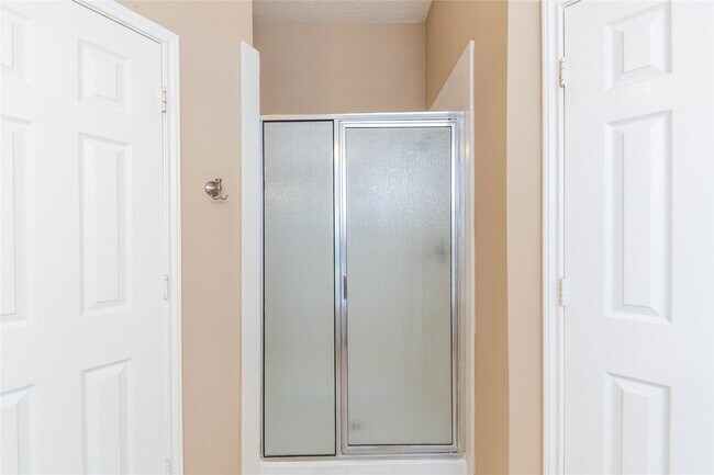 Building Photo - 2201 Signal Hill Dr