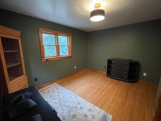 Building Photo - Charming 3BR House in Granville