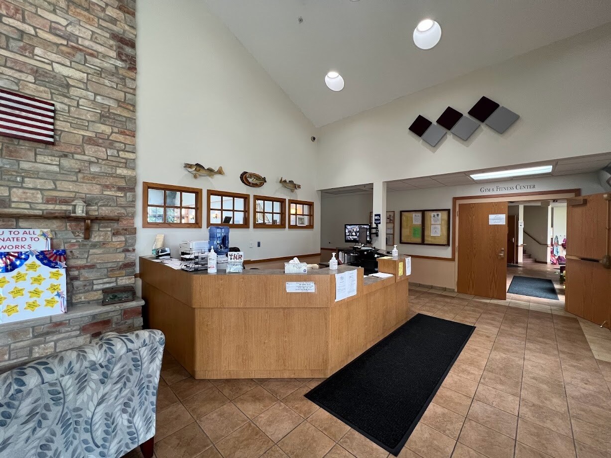 Candlewick Rec Center - 118 Chanticleer Ln NE