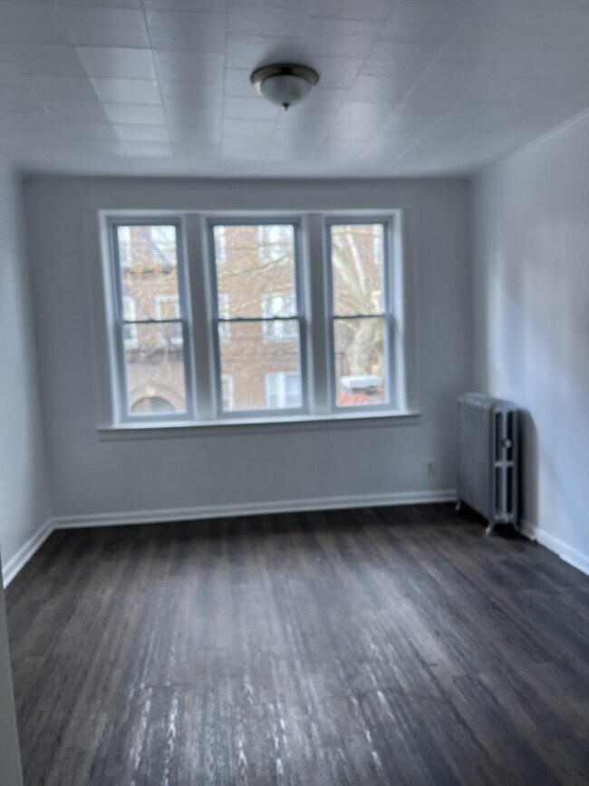 Building Photo - 110 67th St