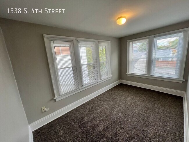 Building Photo - 1538 S 4th St