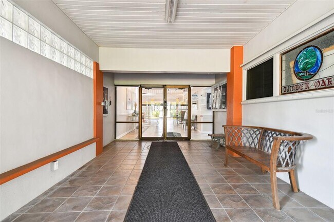 Building Photo - 11110 Carriage Hill Dr