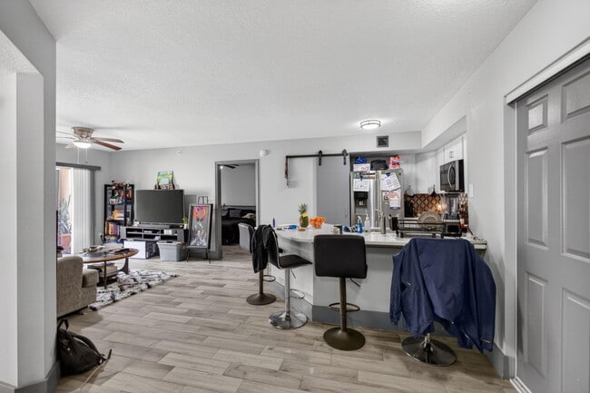 Building Photo - 4211 San Marino Blvd