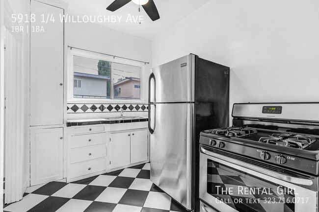 Building Photo - 5918 1/4 Willoughby Ave-
