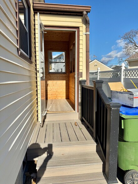 Building Photo - 3 Seymour Ave