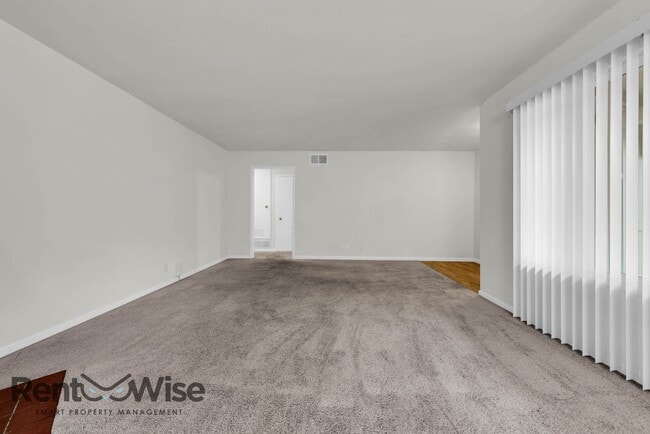 Building Photo - 2406 Kehoe Ave