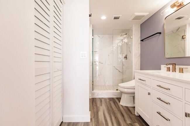 1st Bathroom - 3901 S Flagler Dr