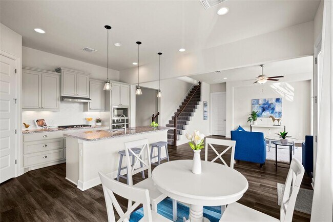 Building Photo - 132 Village Oak Dr