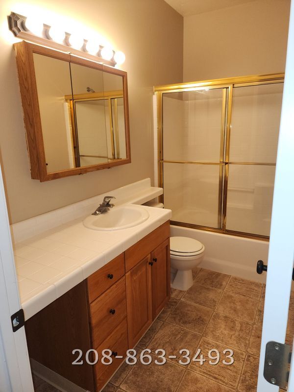 Building Photo - 2386 E Three Bars Dr