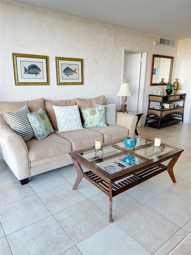 Building Photo - 5151 Collins Ave