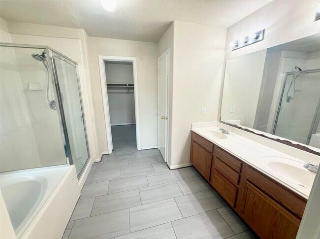 Building Photo - 1731 Harvey St