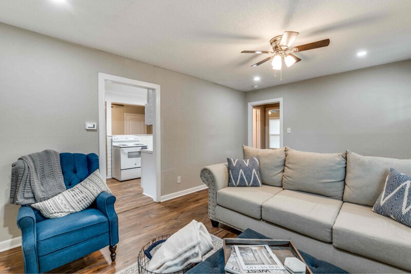 Building Photo - 3929 Winfield Ave