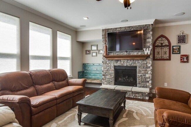Building Photo - Gorgeous 4 Bed/3.5 Bath Home in Mt. Juliet