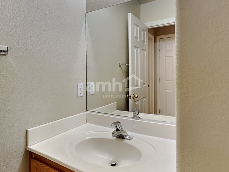 Building Photo - 909 Ortega Hill