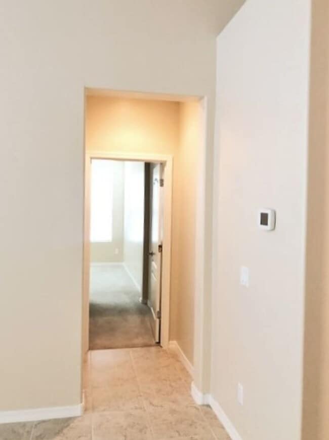Building Photo - Beautiful 4 Bedroom / 2 Bath, in North Pho...