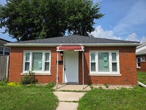 Building Photo - 14916 Langley Ave