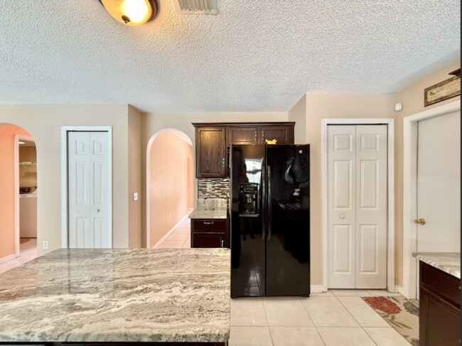 Building Photo - 1431 Teal Dr