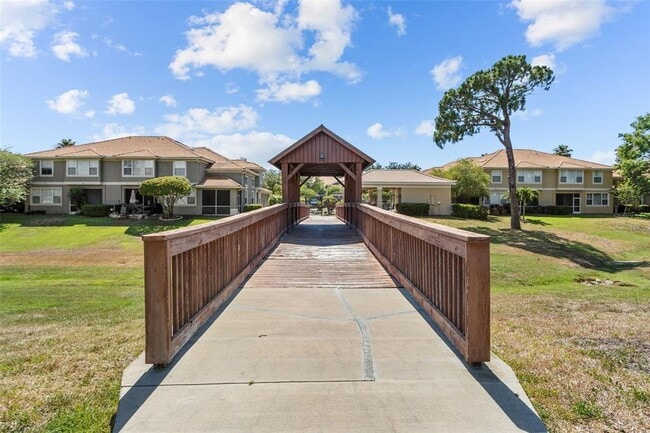 Building Photo - 3372 Covered Bridge Dr E