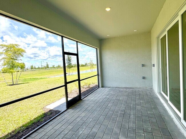 Building Photo - Brand New Luxury Rental in Wellen Park – Never Lived In!
