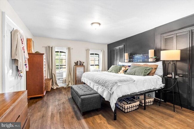 Building Photo - 222 S Raleigh St