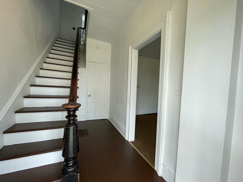 Building Photo - 68 W Mohawk St