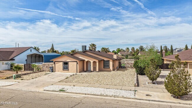 Building Photo - 5729 Saplinas Rd