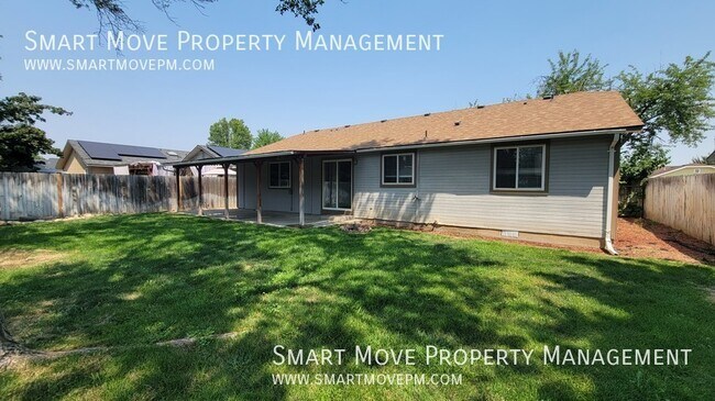 Building Photo - 2557 N Laughridge Ave