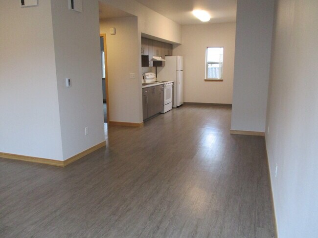 Building Photo - Molalla Gardens