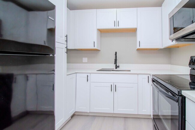 Building Photo - 1313 Eagleview Dr