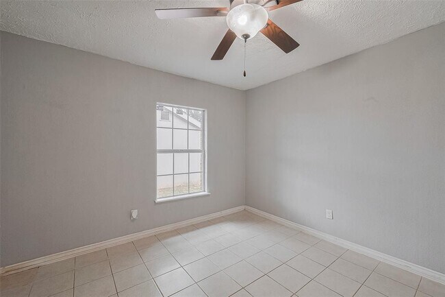 Building Photo - 22114 Calderbrook Dr