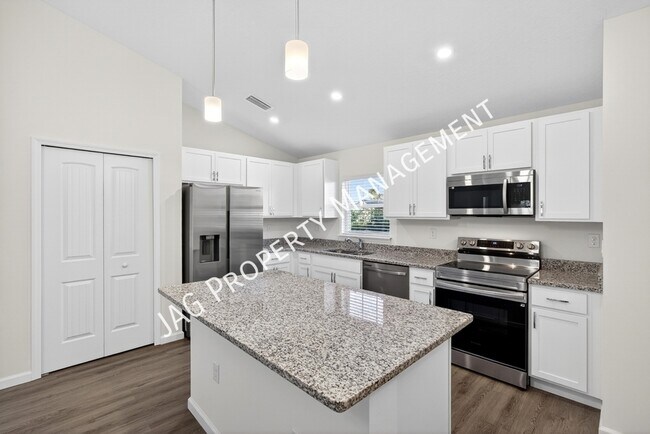 Building Photo - 1401 Degroodt Rd SW