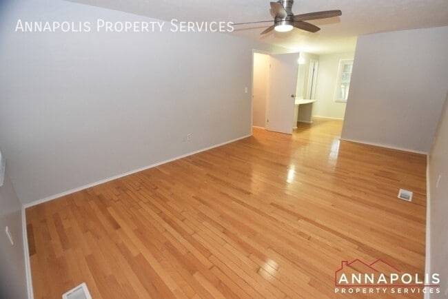 Building Photo - 528 Bay Green Dr