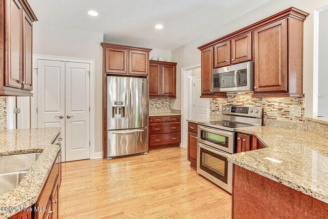 Building Photo - 103 Tomahawk Ct