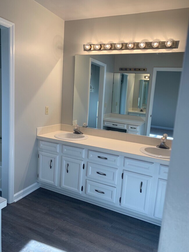 Building Photo - 1304 Aspen Way