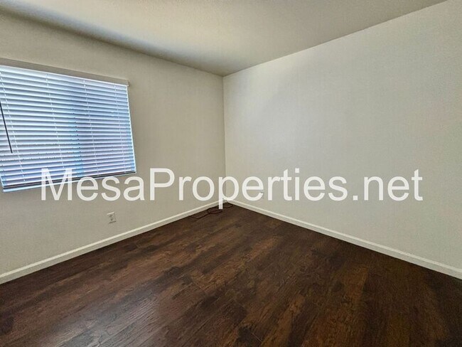 Building Photo - 13539 Merry Oaks St
