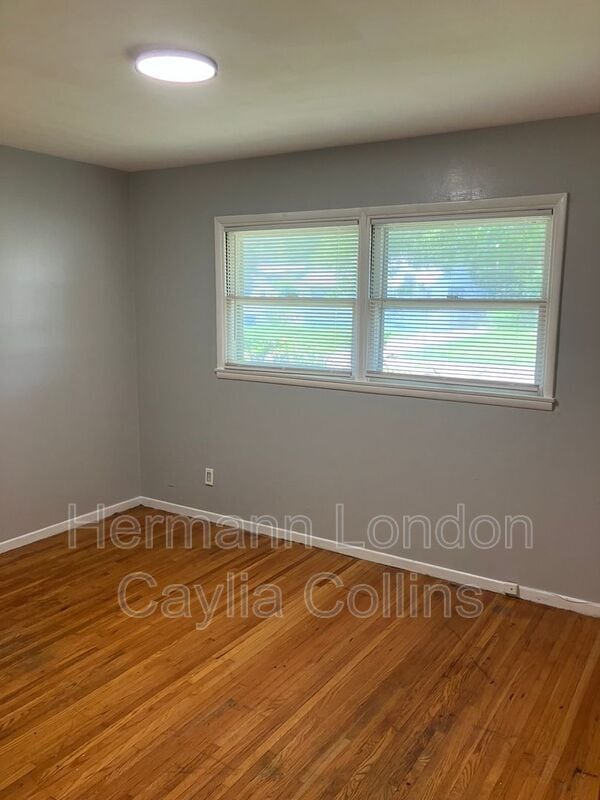 Building Photo - 10442 Renfrew Dr
