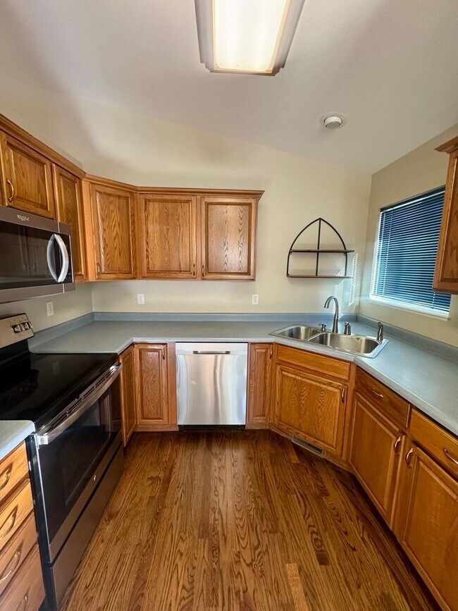 Building Photo - Beautiful home in Pulpit Rock with Stunning Mountain Views