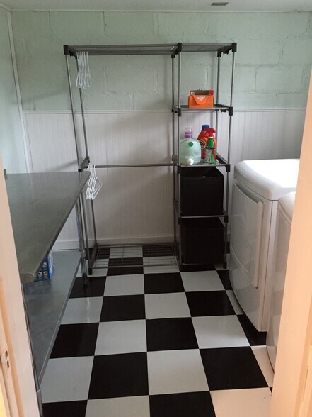 Building Photo - 1041 Taussig Place Northeast