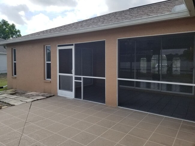 Building Photo - 2321 SW 19th St